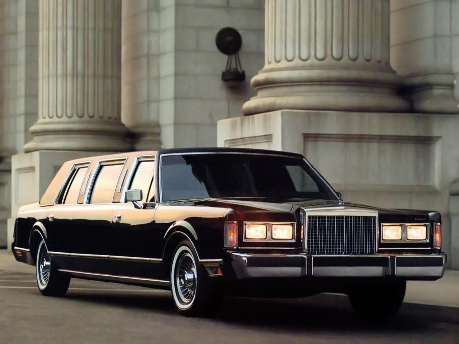 Lincoln Town Car Limousine 1985 года  (фото 2 из 2)